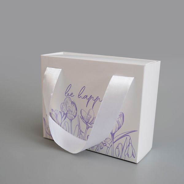 15х12х5 коробка-сумка белая "Be happy" цветочный принт №2 0027 фото