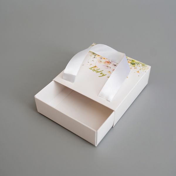12х12х4 коробка-сумка біла "Be happy" квітковий принт №2 0035 фото