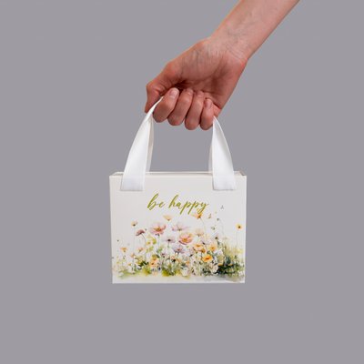 15х12х5 коробка-сумка белая "Be happy" цветочный принт №1 0024 фото